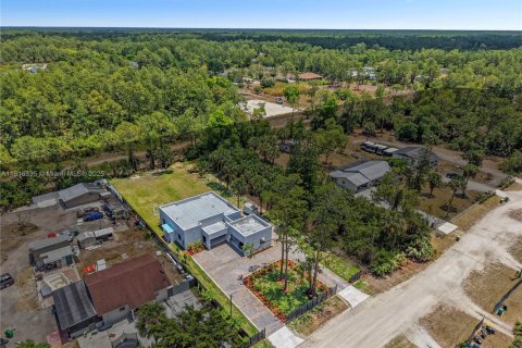 Villa ou maison à vendre à Naples, Floride: 3 chambres, 176.51 m2 № 1978730 - photo 8