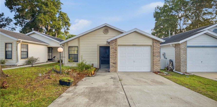 Casa en Ocala, Florida 3 dormitorios, 130.9 m2 № 2157696