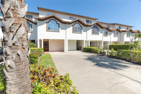 Adosado en venta en Tierra Verde, Florida, 3 dormitorios, 147.25 m2 № 1724685 - foto 1