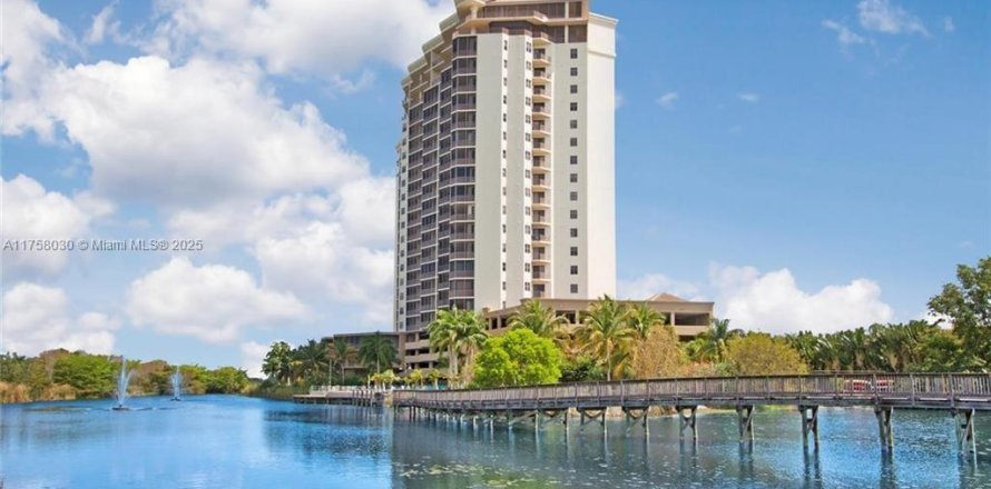 Condo in Fort Myers, Florida, 3 bedrooms № 1863406
