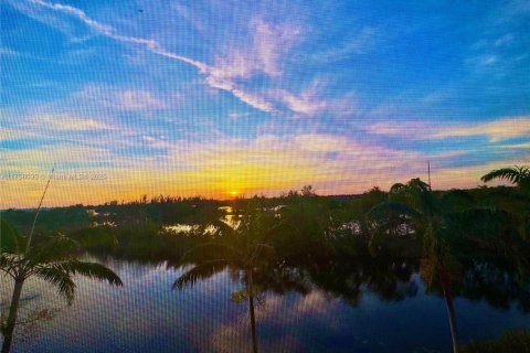 Condo in Fort Myers, Florida, 3 bedrooms  № 1863406 - photo 4