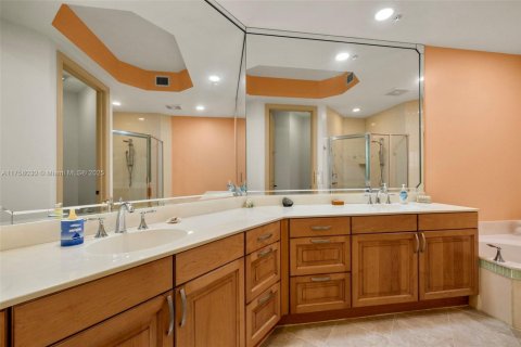 Condo in Fort Myers, Florida, 3 bedrooms  № 1863406 - photo 25