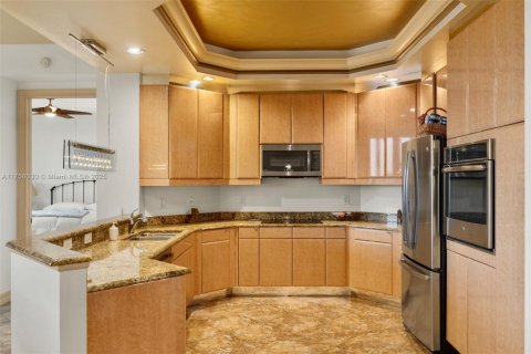Condo in Fort Myers, Florida, 3 bedrooms  № 1863406 - photo 16