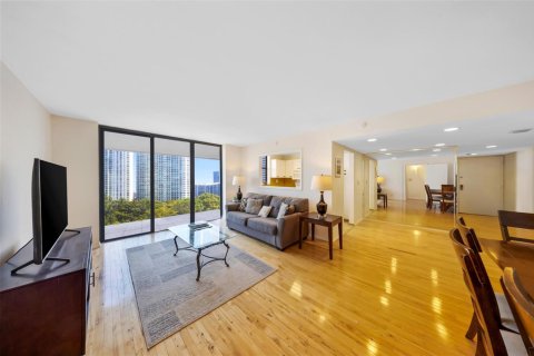 Condominio en alquiler en Aventura, Florida, 2 dormitorios, 96.9 m2 № 2085949 - foto 7