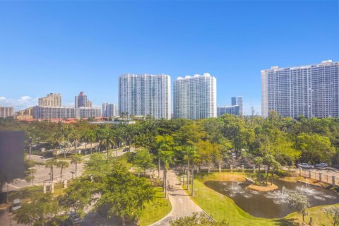 Condominio en alquiler en Aventura, Florida, 2 dormitorios, 96.9 m2 № 2085949 - foto 26