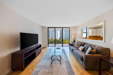 Condominio en alquiler en Aventura, Florida, 2 dormitorios, 96.9 m2 № 2085949 - foto 6