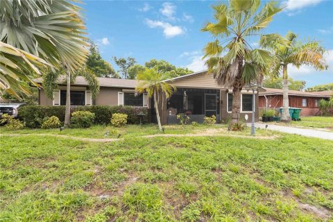 Villa ou maison à vendre à Winter Springs, Floride: 4 chambres, 184.23 m2 № 1899349 - photo 1