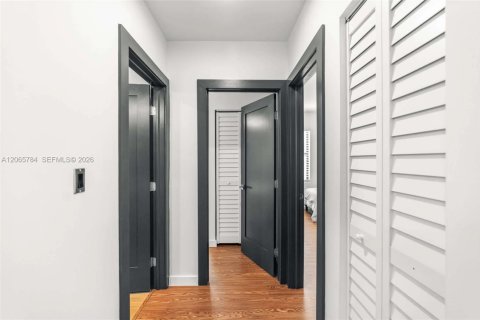 Villa ou maison à vendre à Miami, Floride: 3 chambres, 121.61 m2 № 2289111 - photo 17
