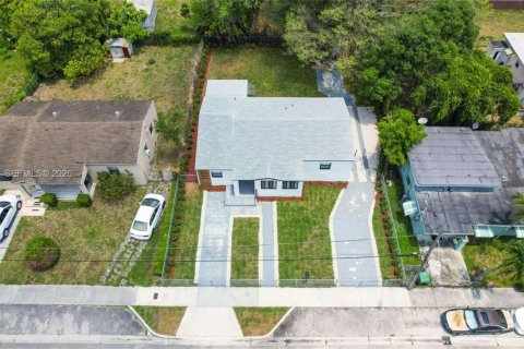 Villa ou maison à vendre à Miami, Floride: 3 chambres, 121.61 m2 № 2289111 - photo 26