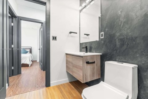 Villa ou maison à vendre à Miami, Floride: 3 chambres, 121.61 m2 № 2289111 - photo 13