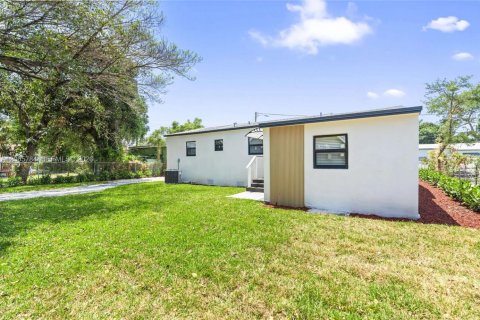 Villa ou maison à vendre à Miami, Floride: 3 chambres, 121.61 m2 № 2289111 - photo 22
