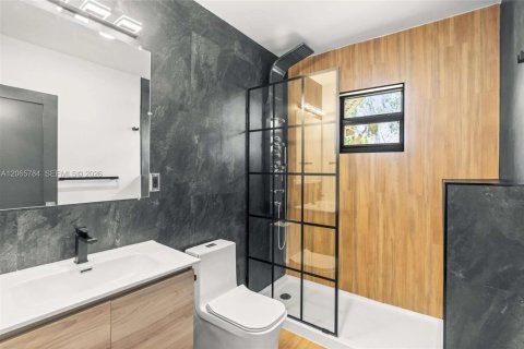 Villa ou maison à vendre à Miami, Floride: 3 chambres, 121.61 m2 № 2289111 - photo 12