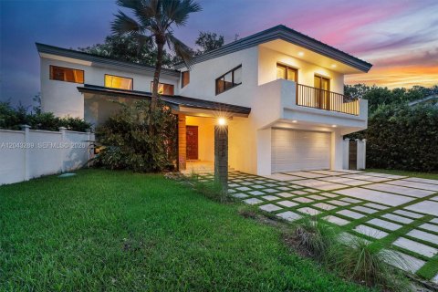 Villa ou maison à Miami Shores, Floride 3 chambres, 275.64 m2 № 2250445