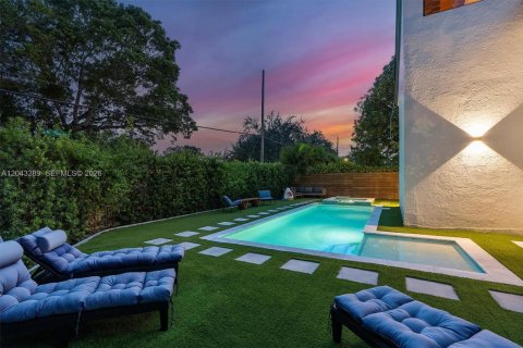Villa ou maison à vendre à Miami Shores, Floride: 3 chambres, 275.64 m2 № 2250445 - photo 8