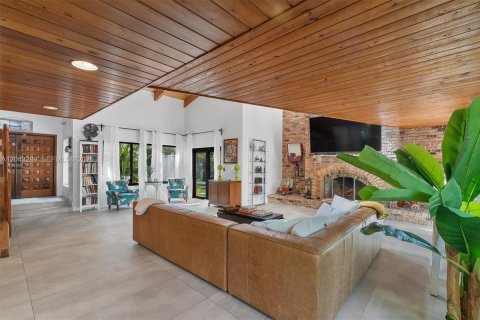 Villa ou maison à vendre à Miami Shores, Floride: 3 chambres, 275.64 m2 № 2250445 - photo 17