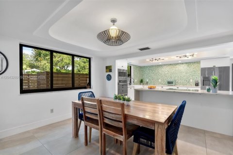 Villa ou maison à vendre à Miami Shores, Floride: 3 chambres, 275.64 m2 № 2250445 - photo 23