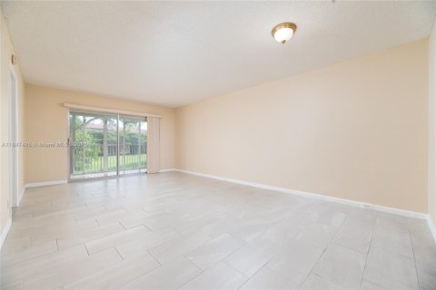 Condominio en venta en Pembroke Pines, Florida, 2 dormitorios, 97.73 m2 № 1936266 - foto 4