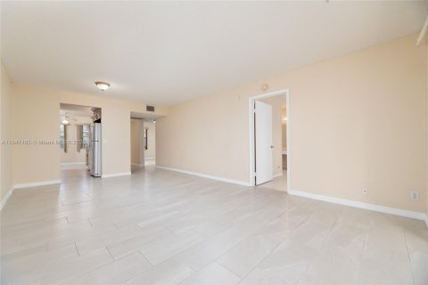 Condominio en venta en Pembroke Pines, Florida, 2 dormitorios, 97.73 m2 № 1936266 - foto 6