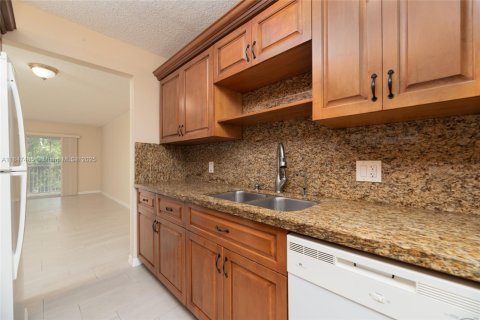 Condominio en venta en Pembroke Pines, Florida, 2 dormitorios, 97.73 m2 № 1936266 - foto 9