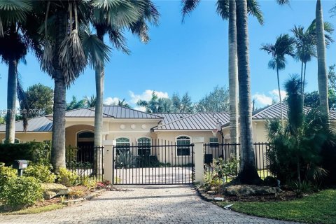 Casa en Palmetto Bay, Florida 4 dormitorios, 337.61 m2 № 2079203