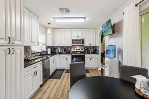 Купить виллу или дом в Дэвенпорт, Флорида 6 комнат, 131.46м2, № 1736503 - фото 12