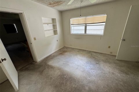 House in Kissimmee, Florida 3 bedrooms, 132.29 sq.m. № 2201073 - photo 26