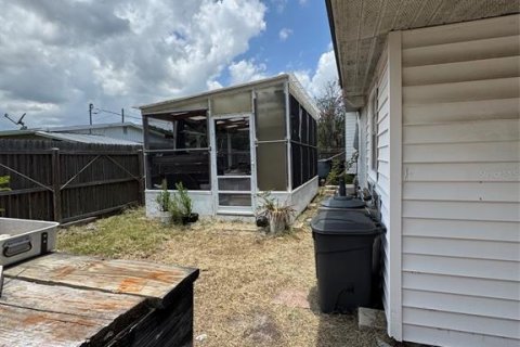 House in Kissimmee, Florida 3 bedrooms, 132.29 sq.m. № 2201073 - photo 7