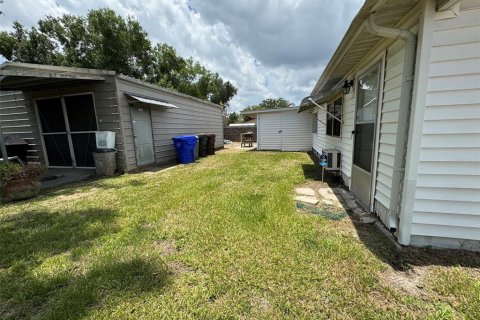 House in Kissimmee, Florida 3 bedrooms, 132.29 sq.m. № 2201073 - photo 9