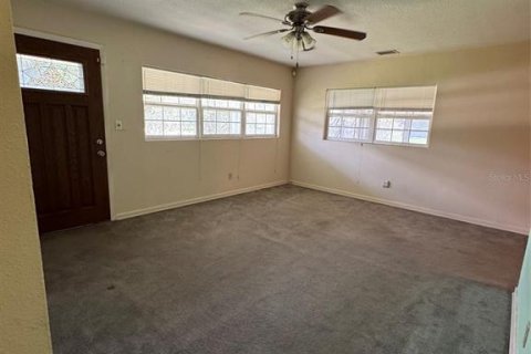 House in Kissimmee, Florida 3 bedrooms, 132.29 sq.m. № 2201073 - photo 18