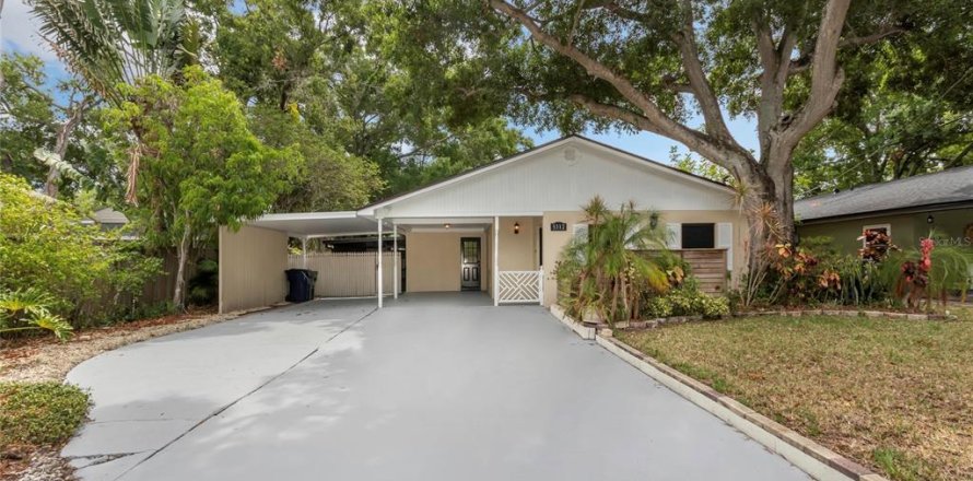 Villa ou maison à Tampa, Floride 3 chambres, 137.96 m2 № 1878056