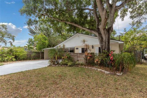 Casa en alquiler en Tampa, Florida, 3 dormitorios, 137.96 m2 № 1878056 - foto 2