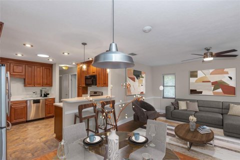 Casa en alquiler en Tampa, Florida, 3 dormitorios, 137.96 m2 № 1878056 - foto 7