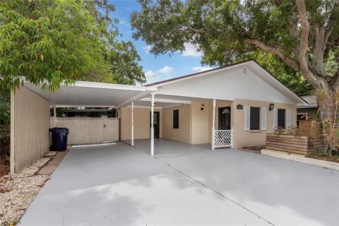Casa en alquiler en Tampa, Florida, 3 dormitorios, 137.96 m2 № 1878056 - foto 3