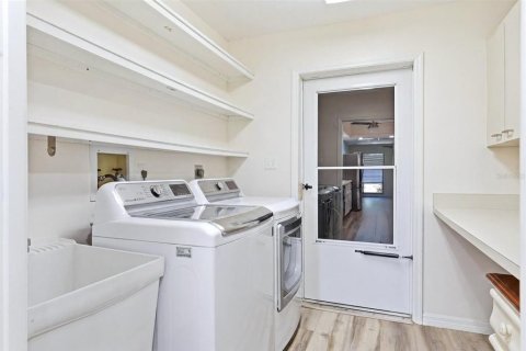 Villa ou maison à vendre à Sarasota, Floride: 2 chambres, 135.27 m2 № 2137179 - photo 10