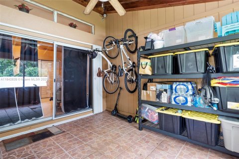 House in Miramar, Florida 4 bedrooms, 151.62 sq.m. № 1836743 - photo 29