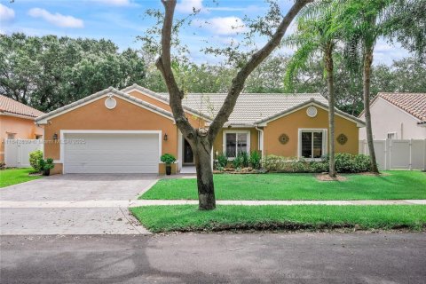 House in Miramar, Florida 4 bedrooms, 151.62 sq.m. № 1836743 - photo 1