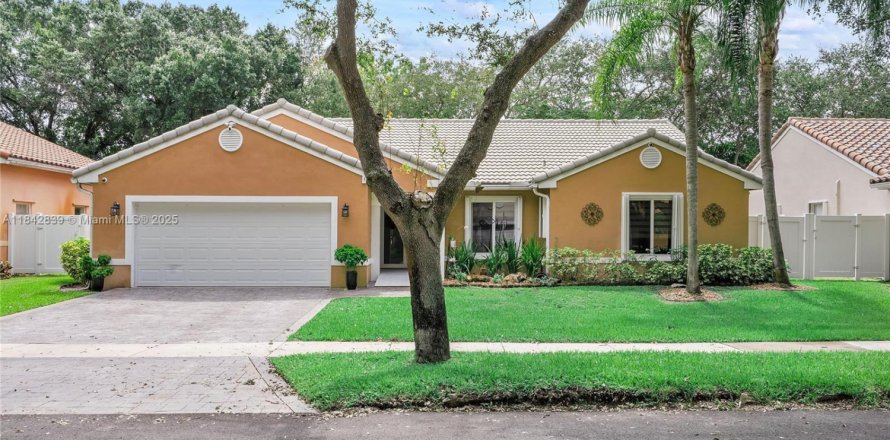 House in Miramar, Florida 4 bedrooms, 151.62 sq.m. № 1836743