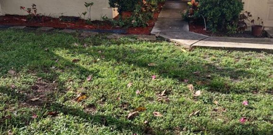 House in Lake Worth, Florida 3 bedrooms, 109.44 sq.m. № 694777