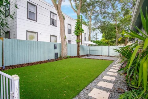 Propiedad comercial en venta en Saint Petersburg, Florida, 5 dormitorios, 272.2 m2 № 1906605 - foto 10