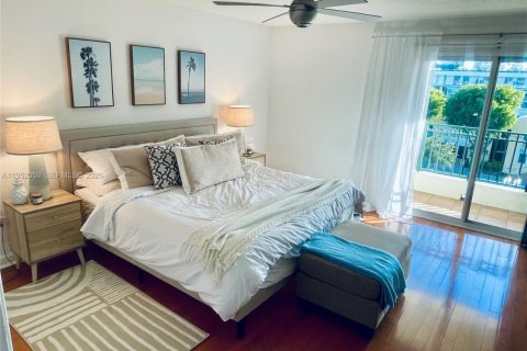 Condo in Miami Beach, Florida, 2 bedrooms № 2153176 - photo 13