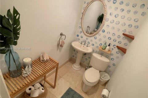 Condo in Miami Beach, Florida, 2 bedrooms № 2153176 - photo 8