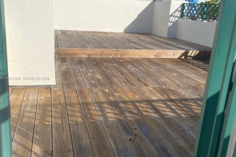 Condo in Miami Beach, Florida, 2 bedrooms № 2153176 - photo 16