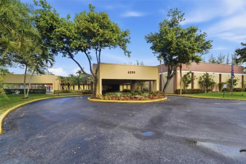 Condominio en venta en Tamarac, Florida, 2 dormitorios, 81.75 m2 № 2084496 - foto 17