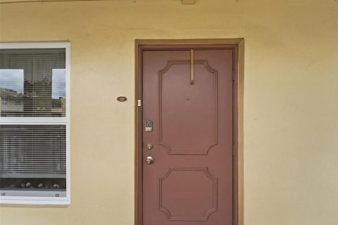 Condominio en venta en Tamarac, Florida, 2 dormitorios, 81.75 m2 № 2084496 - foto 16