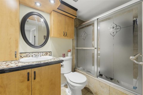 Condominio en venta en Tamarac, Florida, 2 dormitorios, 81.75 m2 № 2084496 - foto 12