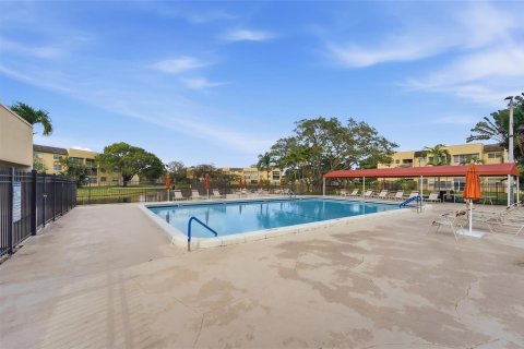 Condominio en venta en Tamarac, Florida, 2 dormitorios, 81.75 m2 № 2084496 - foto 24