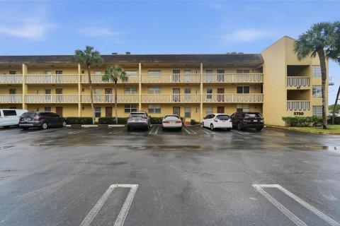 Condominio en venta en Tamarac, Florida, 2 dormitorios, 81.75 m2 № 2084496 - foto 15