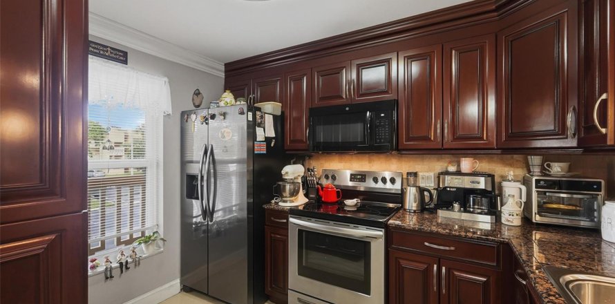 Condominio en Tamarac, Florida, 2 dormitorios  № 2084496