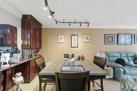 Condominio en venta en Tamarac, Florida, 2 dormitorios, 81.75 m2 № 2084496 - foto 4