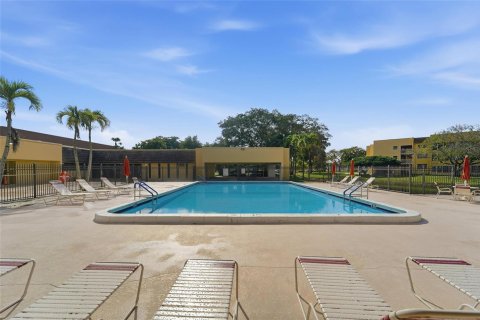 Condominio en venta en Tamarac, Florida, 2 dormitorios, 81.75 m2 № 2084496 - foto 22